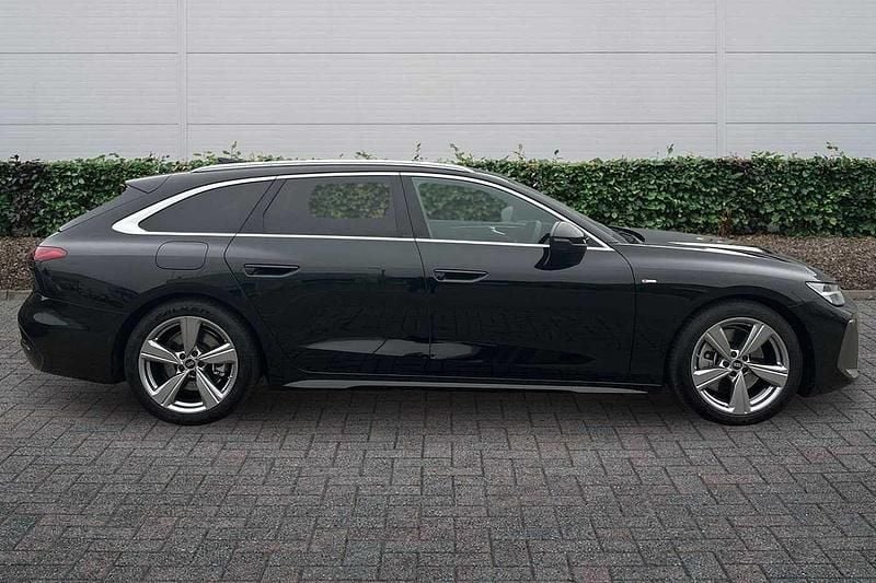 Used Audi A6 S-Line 2025 Midnight green metallic Estate