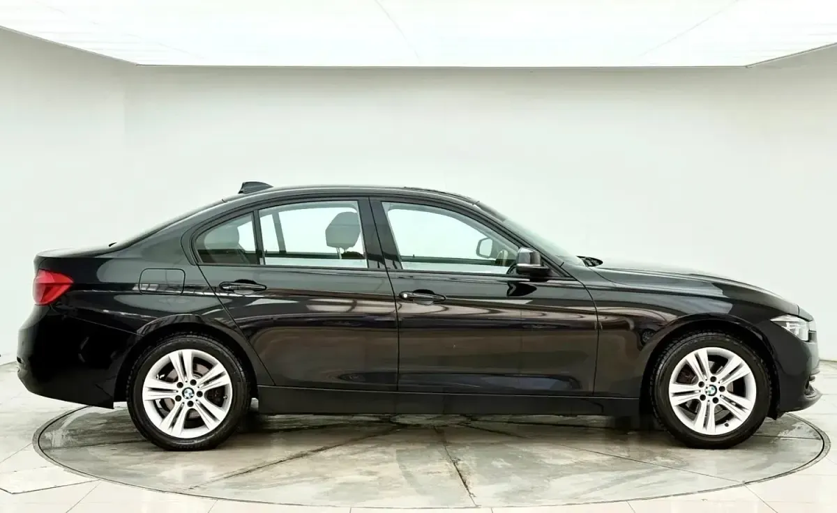 Used BMW 318 Sport Line 2018 Black Sedan