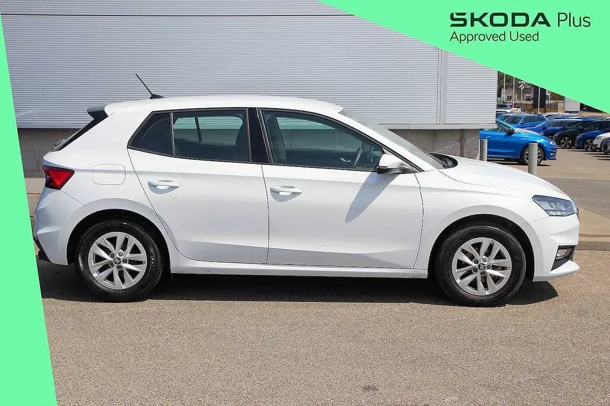 Used Skoda Fabia SE 94 HP (69 kW) 2025 Moon white metallic Hatchback