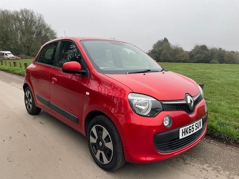 Used Renault Twingo Play 70 HP (51 kW) 2015 Red Hatchback