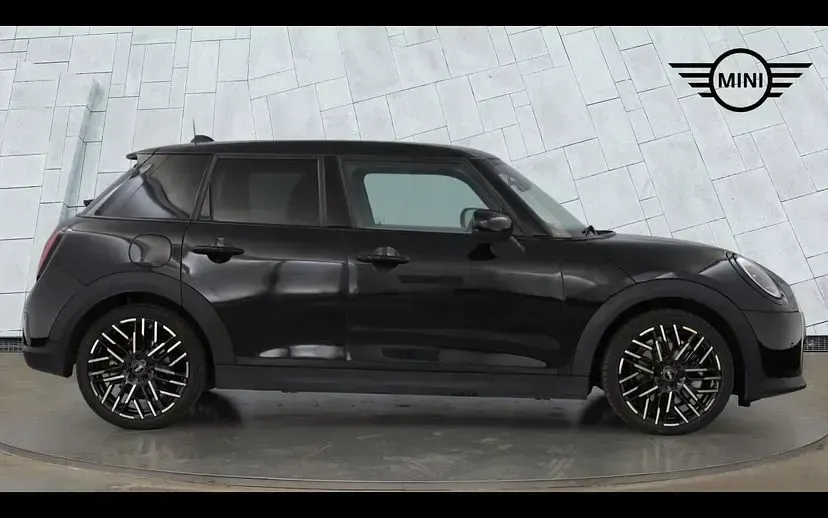Used Mini Cooper Hatch 113 kW (154 HP) 2026 Black Hatchback