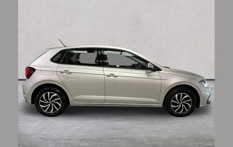 Usado VW Polo Life 80 HP (58 kW) 2023 Prateado Citadino