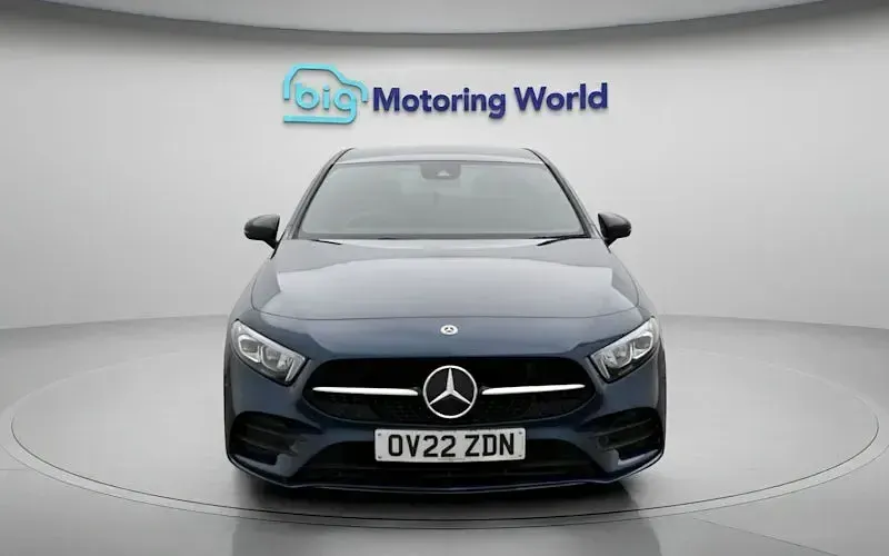 Used Mercedes A180 Executive 136 HP (100 kW) 2022 Blue Hatchback