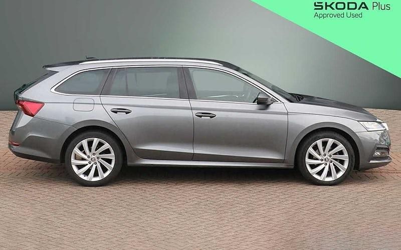 Used Skoda Octavia SE L 150 HP (110 kW) 2023 Graphite grey metallic Estate