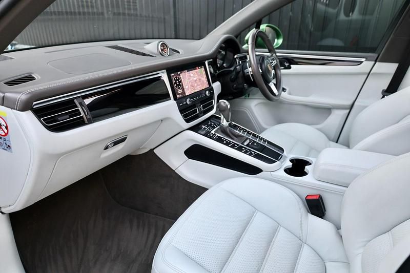 Used Porsche Macan GTS 375 HP (275 kW) 2020 Green SUV