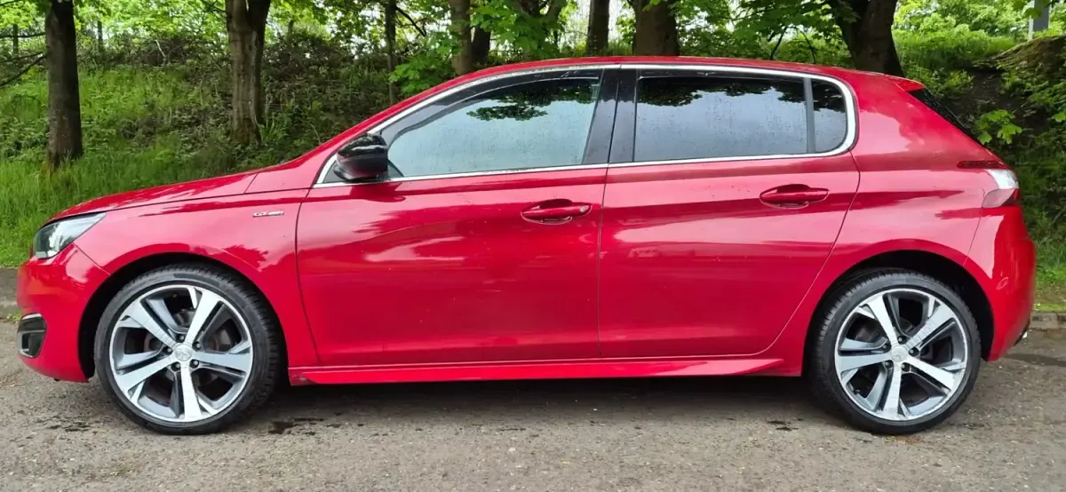 Usado Peugeot 308 GT-line 2016 Rojo Utilitario