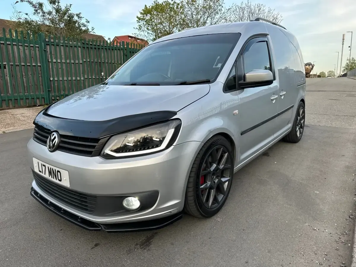 Usado VW Caddy Highline 102 HP (75 kW) 2014 Prateado Monovolume