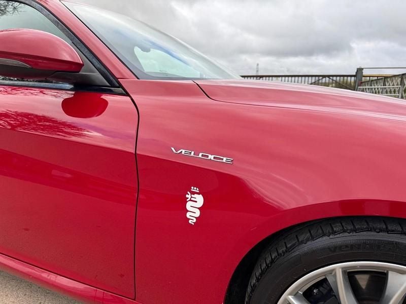 Used Alfa Romeo Giulia Veloce 280 HP (205 kW) 2017 Red Sedan