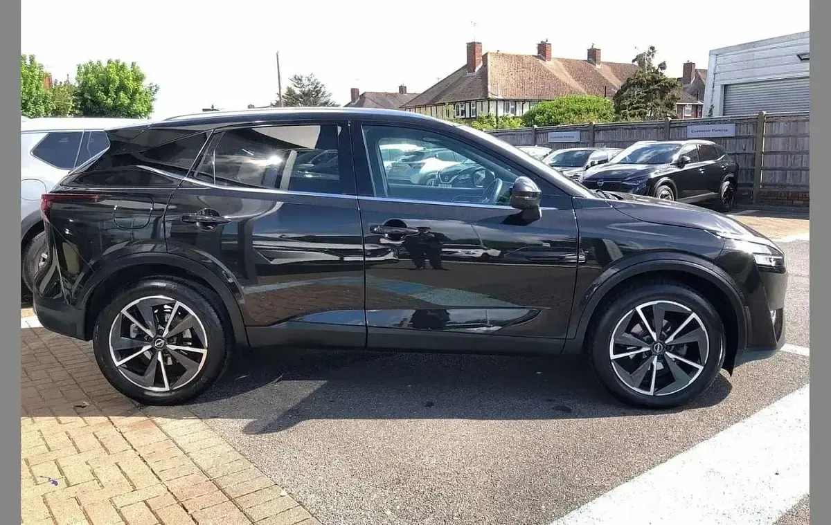 Used Nissan Qashqai Tekna 138 HP (101 kW) 2023 Black SUV