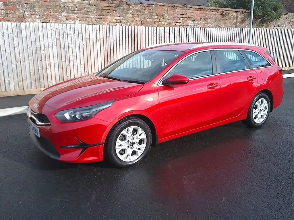 Used Kia Ceed Sportswagon 158 HP (116 kW) 2023 Red Estate