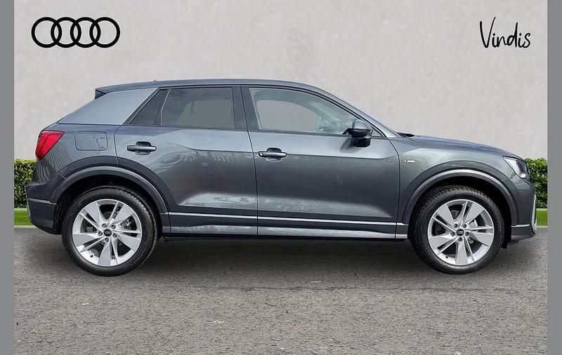 Używany Audi Q2 S-Line 147 KM (108 kW) 2026 Szary SUV