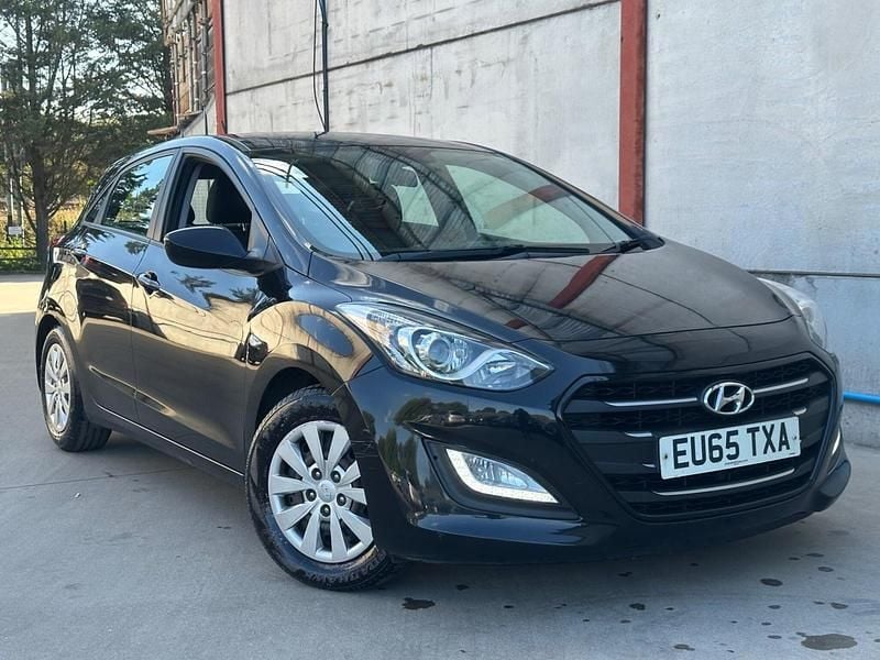 Black Used 2015 Hyundai i30 Hatchback | £4,495 (Fair price) - Image 1/4