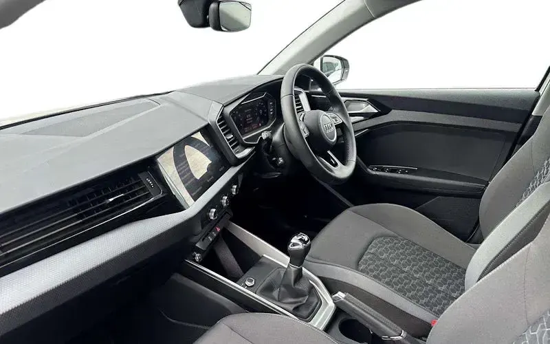Used Audi A1 Sportback Sport 95 HP (69 kW) 2025 Silver Hatchback