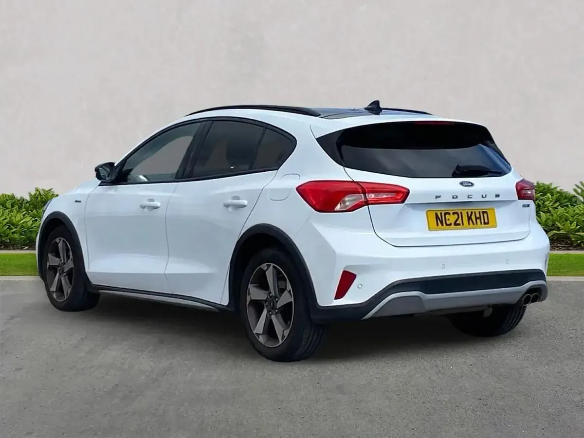 Used Ford Focus Active 2021 White Hatchback