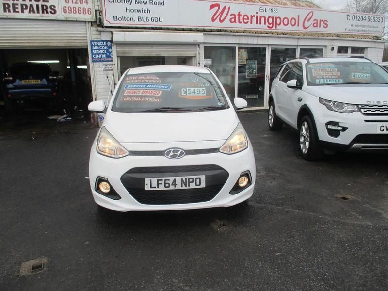 Used Hyundai i10 Premium 2014 White Hatchback