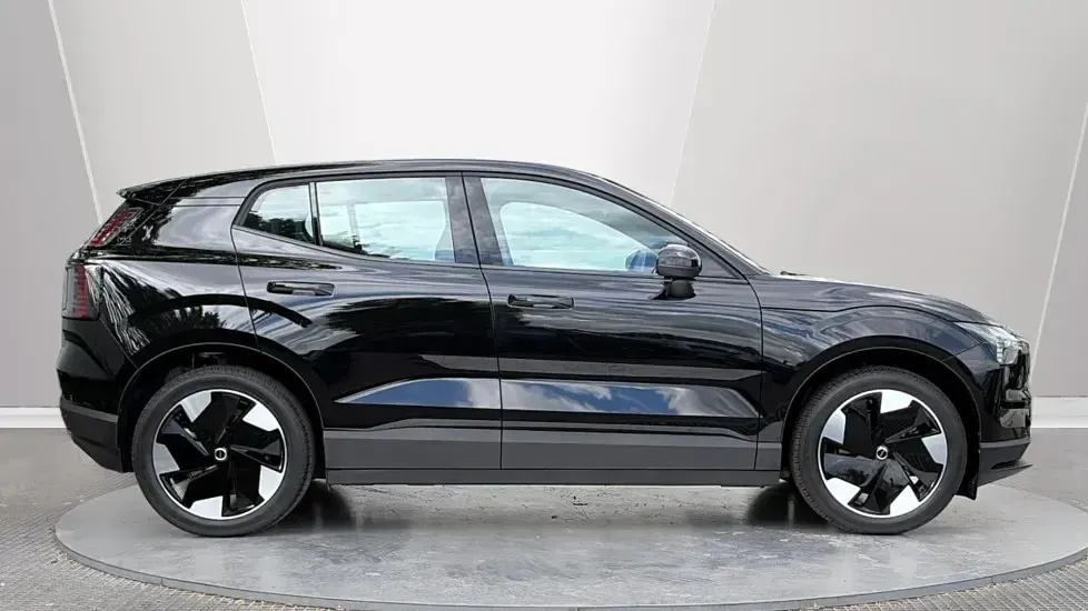 New Volvo EX30 Plus 200 kW (272 HP) 2026 Metallic  onyx black SUV