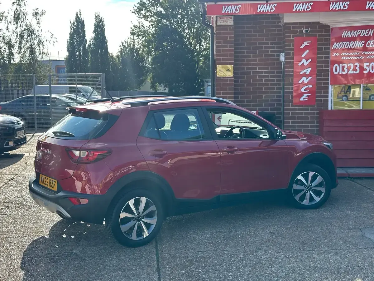 Used Kia Stonic 99 HP (72 kW) 2022 Blaze red SUV