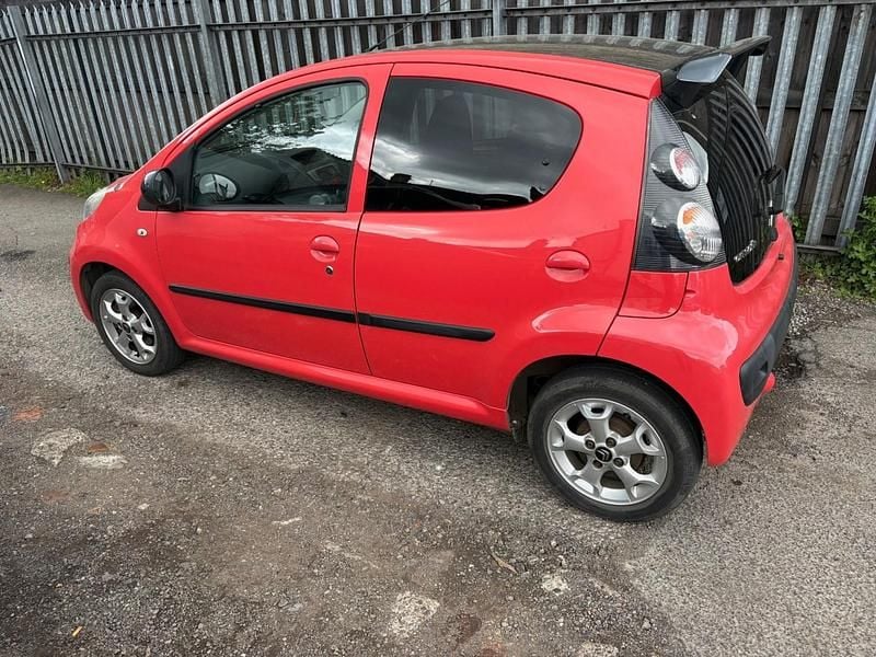 Usado Citroën C1 Platinum 68 HP (50 kW) 2014 Vermelho Citadino