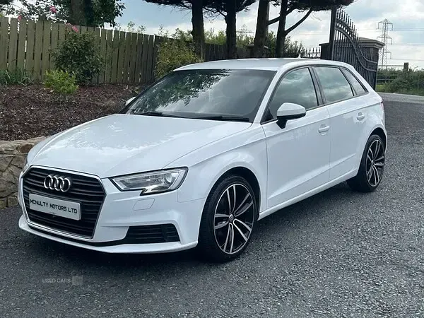 Used Audi A3 Design 116 HP (85 kW) 2018 White Sedan