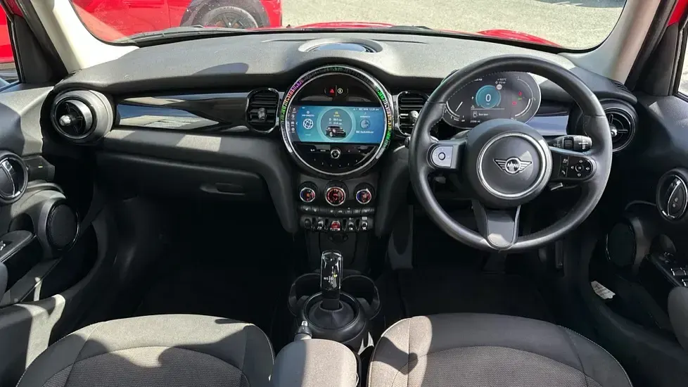 Used Mini Cooper Classic 134 HP (98 kW) 2023 Red Hatchback