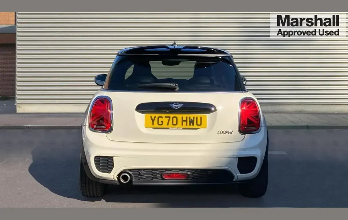 Usado Mini Cooper Sport 134 HP (98 kW) 2020 Branco Citadino