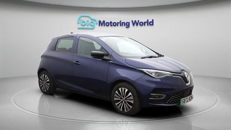 Used Renault Zoe Techno 100 kW (136 HP) 2023 Blue Hatchback