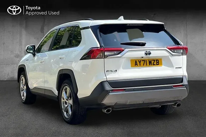 Used Toyota RAV4 Hybrid Design 218 HP (160 kW) 2021 White SUV