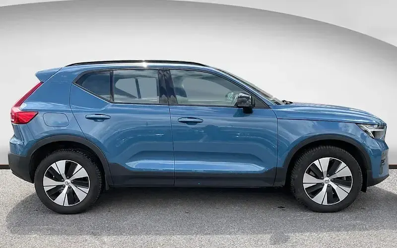 Used Volvo XC40 Plus 211 HP (155 kW) 2023 Blue SUV