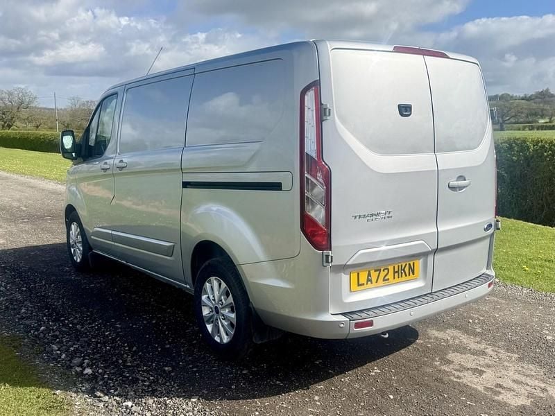 Used Ford Transit Custom Limited 130 HP (95 kW) 2023 Silver Van