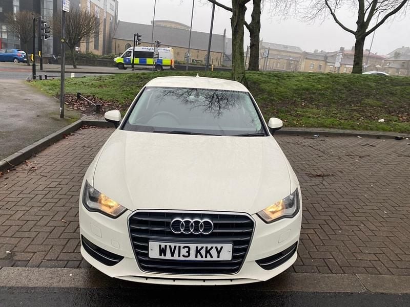 Used Audi A3 Sport 105 HP (77 kW) 2013 White Hatchback