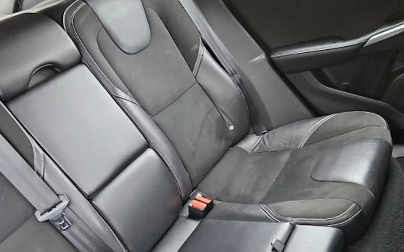 Used Volvo V40 R-Design 190 HP (139 kW) 2016 Red Hatchback