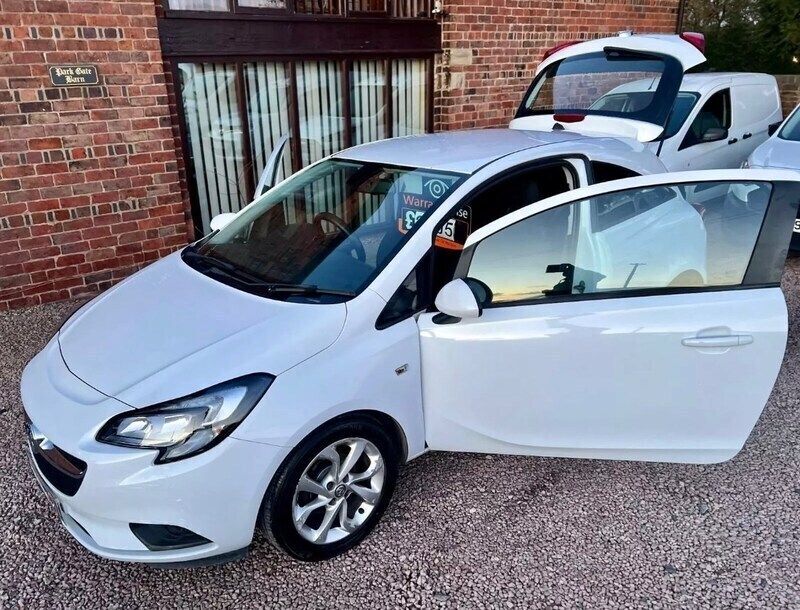 White Used 2015 Vauxhall Corsa Excite Hatchback | £3,495 (Fair price) - Image 1/4