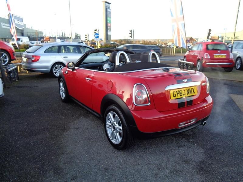 Usado Mini Cooper Cabriolet 122 HP (89 kW) 2013 Vermelho Cabrios
