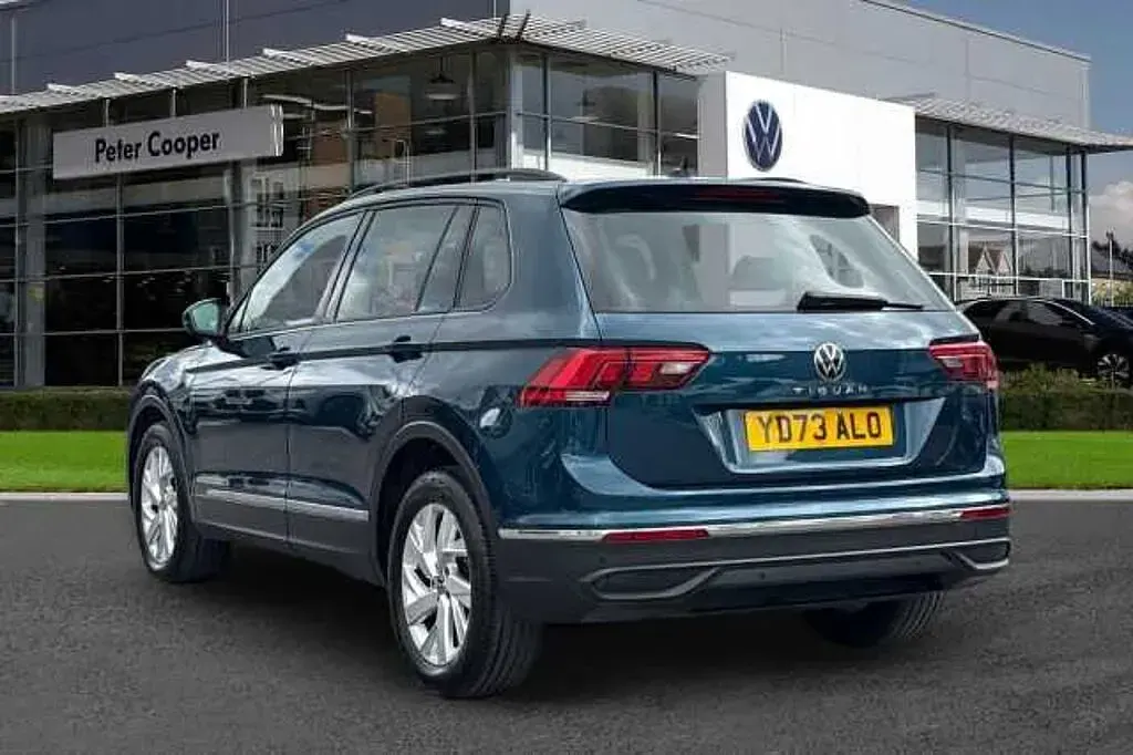 Used VW Tiguan Life 150 HP (110 kW) 2023 Blue SUV