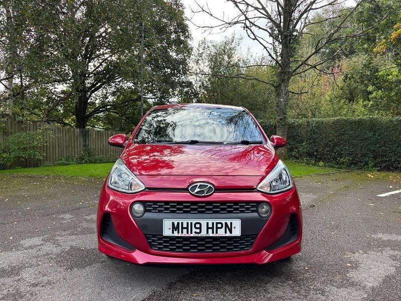 Used Hyundai i10 SE 87 HP (63 kW) 2019 Red Hatchback