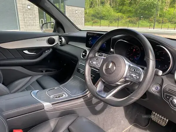 Used Mercedes GLC220 AMG Line Premium 194 HP (142 kW) 2022 Black SUV