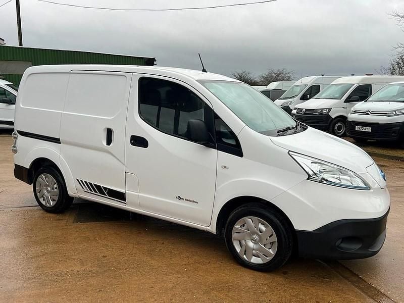Used Nissan e-NV200 Acenta 80 kW (109 HP) 2016 White MPV