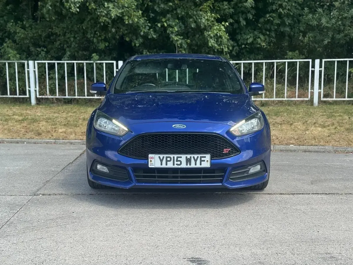 Used Ford Focus ST 185 HP (136 kW) 2015 Blue Hatchback