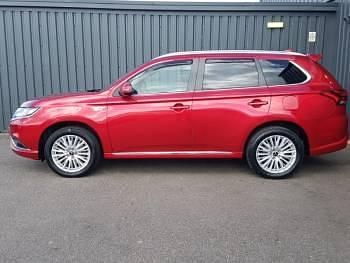 Used Mitsubishi Outlander P-HEV 224 HP (164 kW) 2020 Red SUV