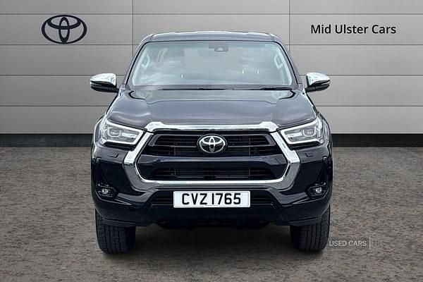 New Toyota HiLux 2025 Black Pickup