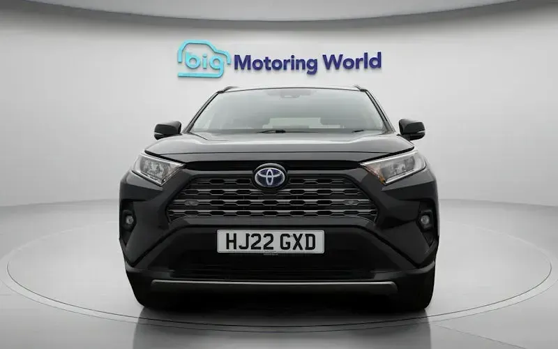 Usado Toyota RAV4 Design 218 HP (160 kW) 2025 SUV