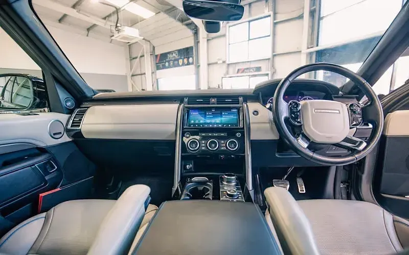 Used Land Rover Discovery 5 HSE Luxury 306 HP (225 kW) 2020 SUV