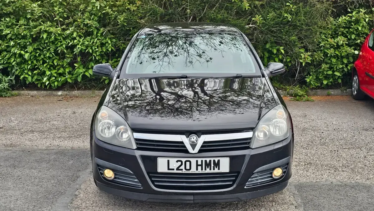 Used Vauxhall Astra Design Edition 2006 Black Hatchback