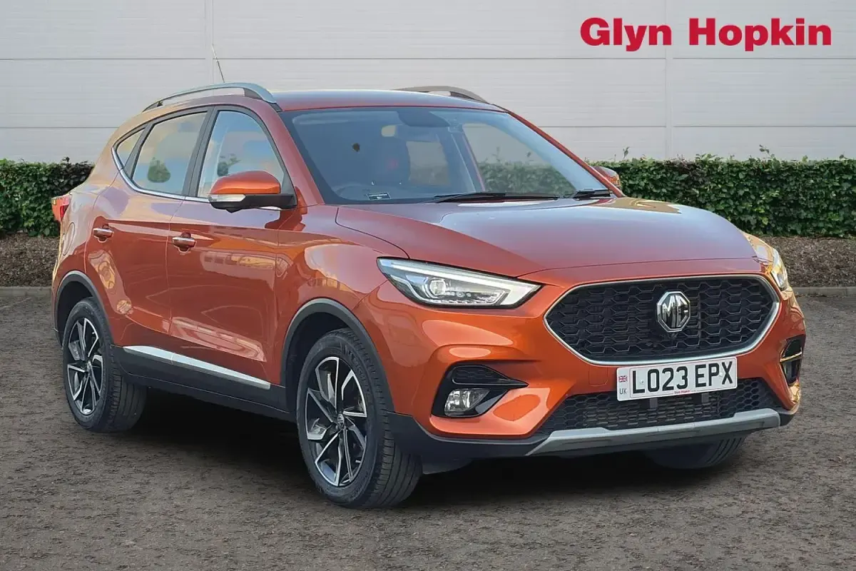 Käytetty MG ZS Exclusive 111 HP (81 kW) 2023 Katumaasturi