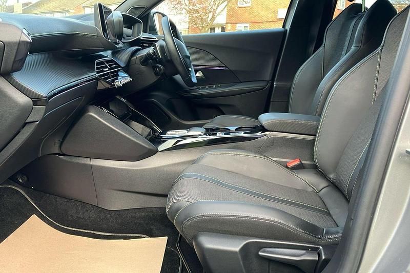 Second-hand Peugeot 2008 GTi 130 CP (95 kW) 2023 Gri SUV