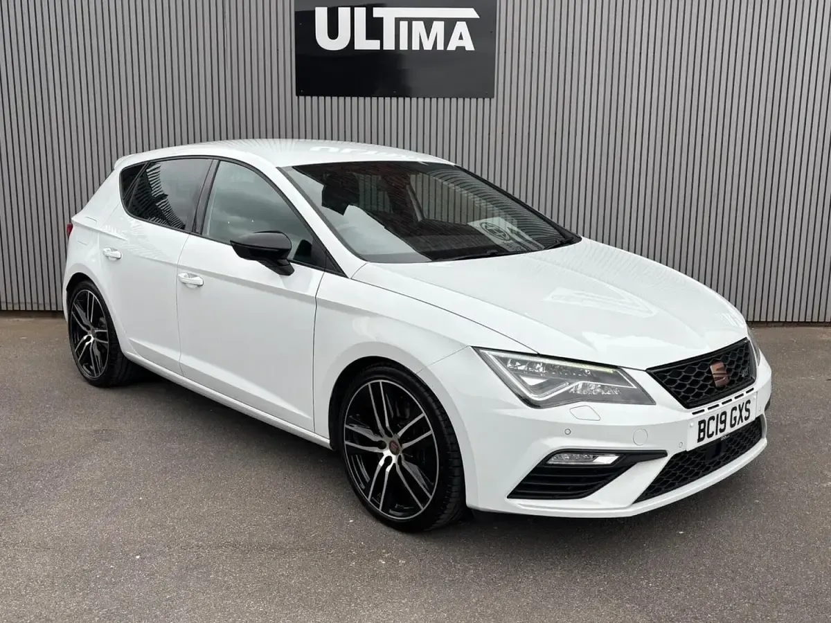 Used Seat Leon Cupra 290 290 HP (213 kW) 2019 White Hatchback