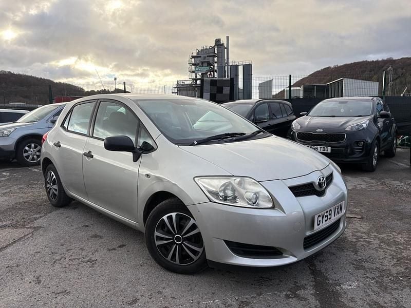 Silver Used 2009 Toyota Auris Hatchback | £2,795 (Super price) - Image 1/4