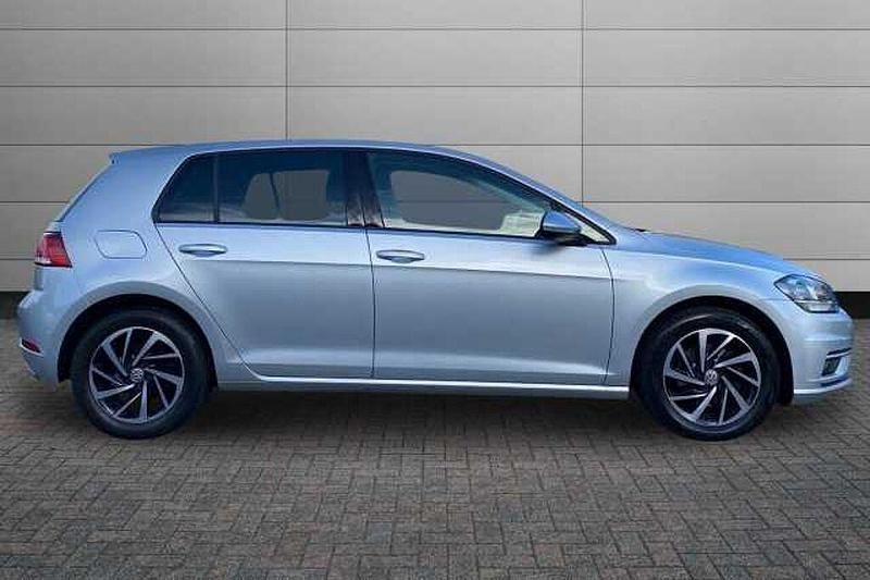 Used VW Golf VII Match 150 HP (110 kW) 2019 Silver Hatchback