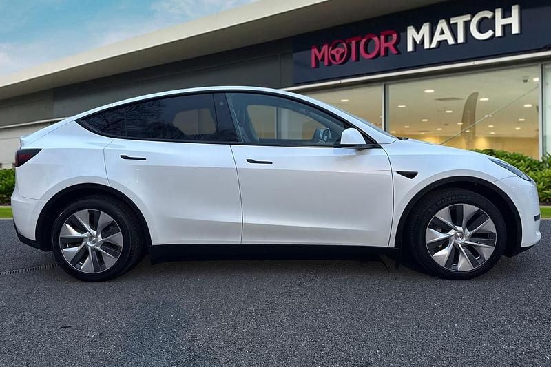 Used Tesla Model Y Long Range AWD 378 kW (514 HP) 2022 White SUV
