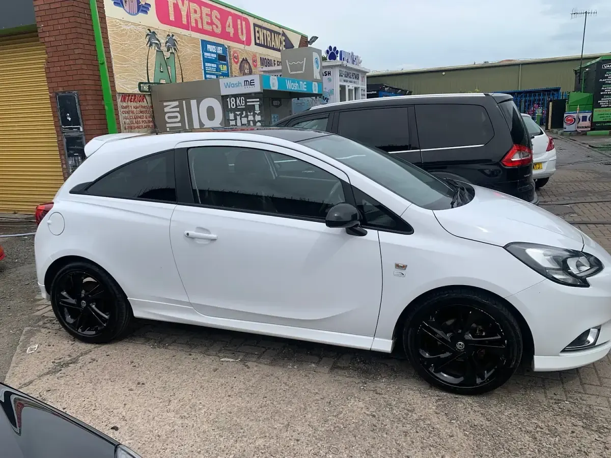 Used Vauxhall Corsa Edition 2015 White Hatchback